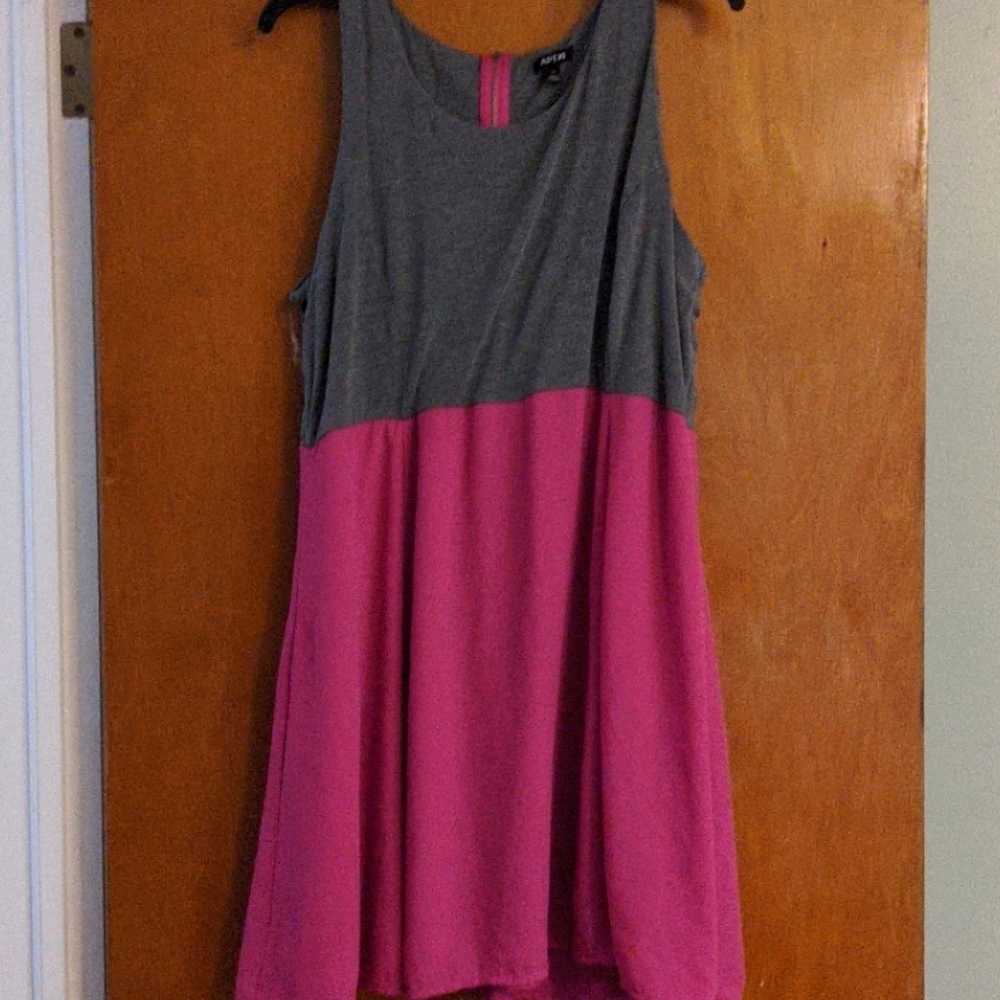 Zipper back dress